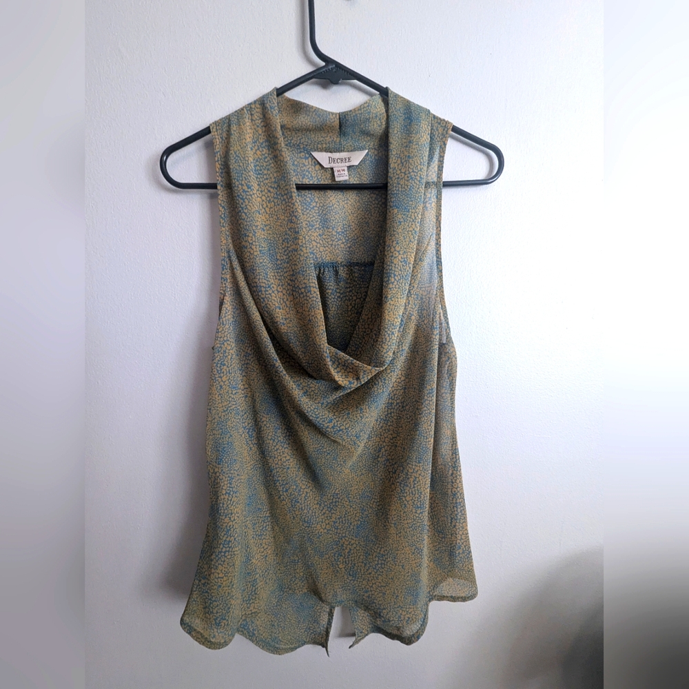 Decree scoop neck blue and green tank top